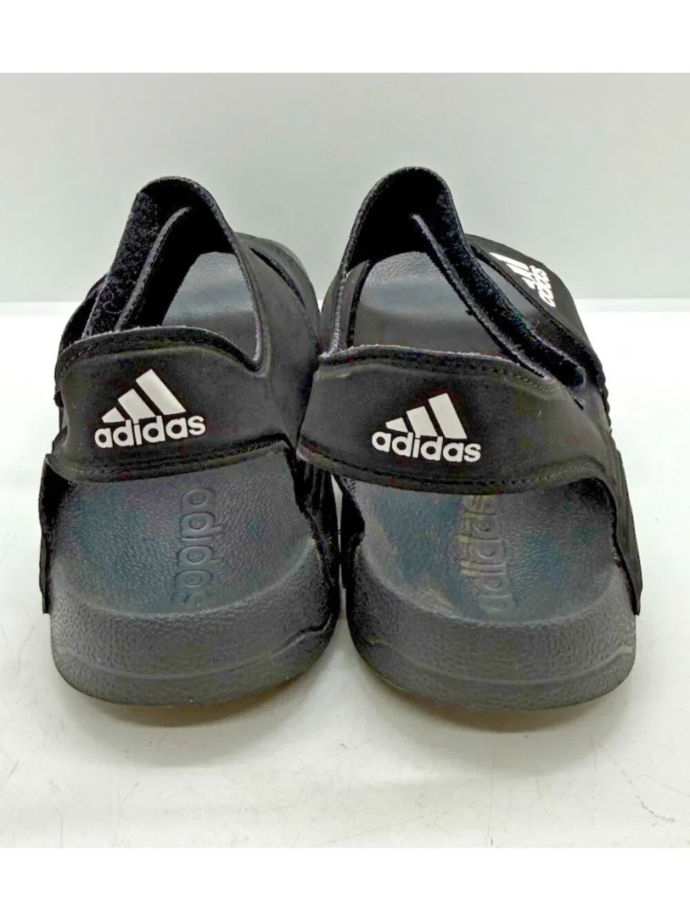 Adidas Adilette Sandals Youth Size 4 Black/White Unisex GW0344 Hook & Loop Beach